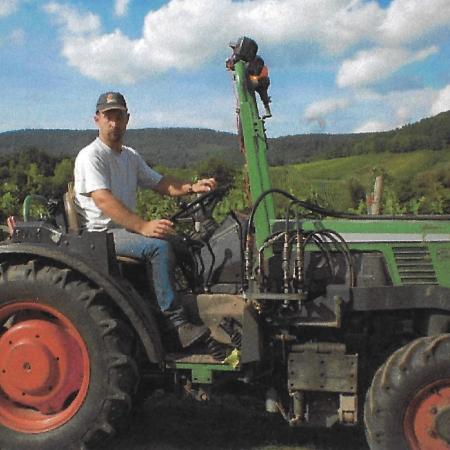 Ludovic sur son tracteur